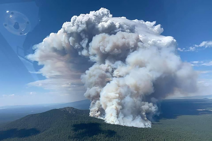 Bootleg Fire smoke plume