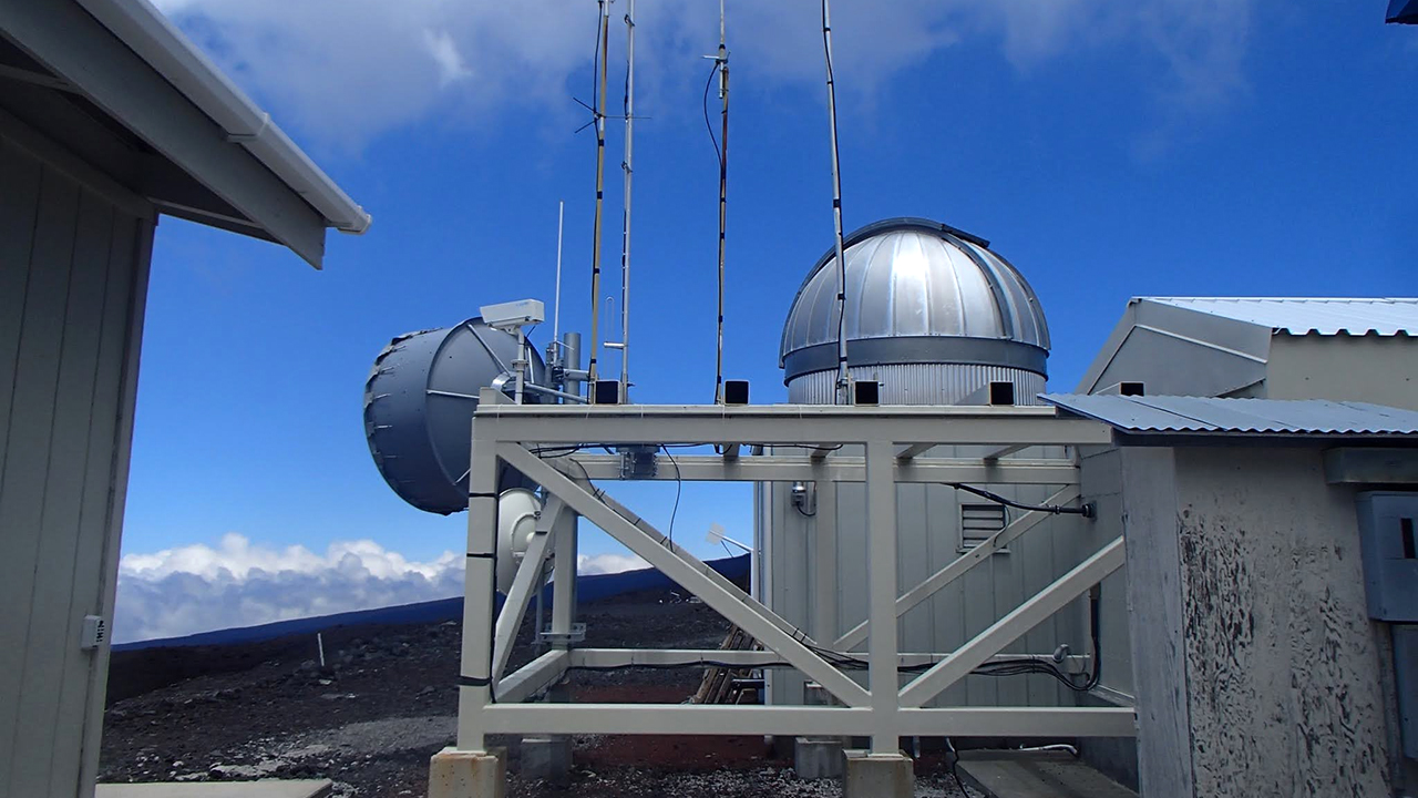 Rooftop monitoring equipment for greenhouse gas