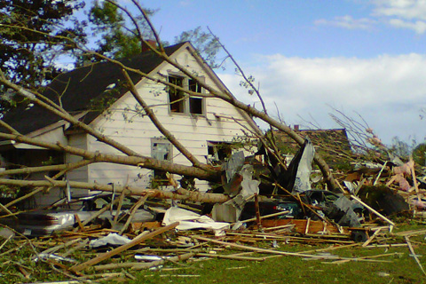 Strong tornado in Ontario