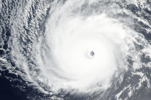 Major Hurricanes Madeline and Lester poised to give Hawaii a close call