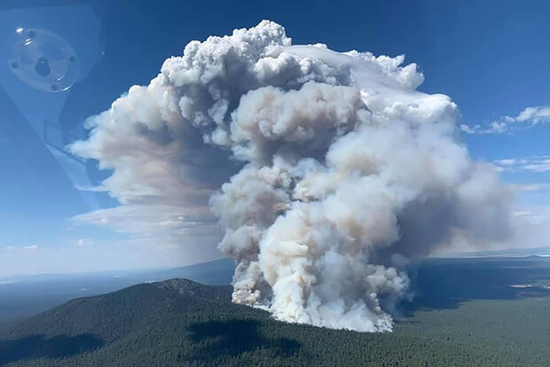 Bootleg Fire smoke plume