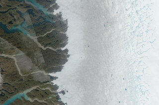 Map image for A late-summer heatwave and rain at Greenland's summit