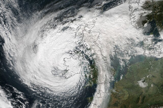 Map image for Former hurricane Ophelia batters Ireland